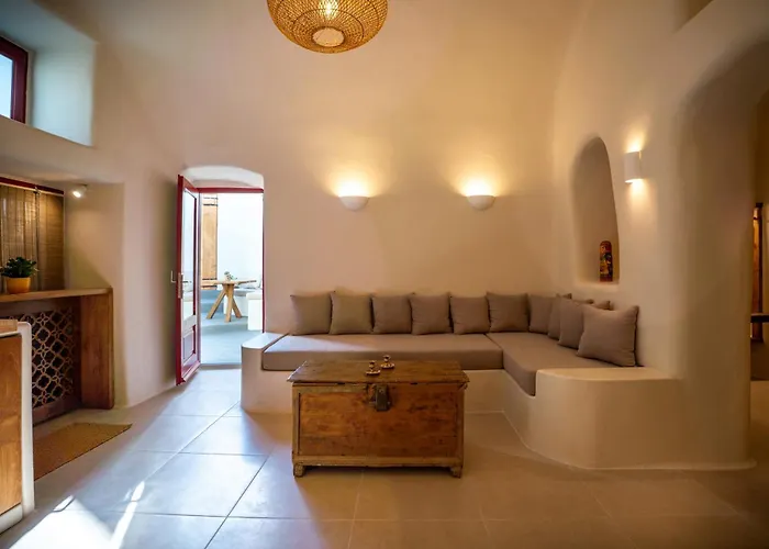 Approxi Cave: 2-Bedroom Retreat