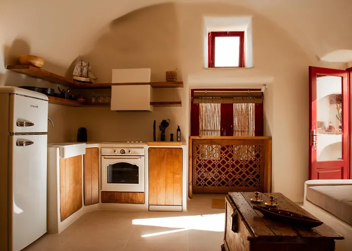Approxi Cave: 2-Bedroom Retreat