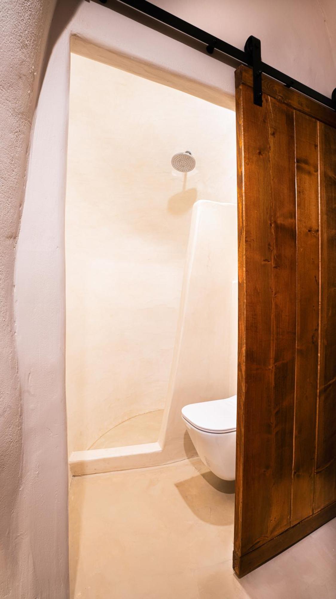 Approxi Cave: 2-bedroom Retreat Holiday home