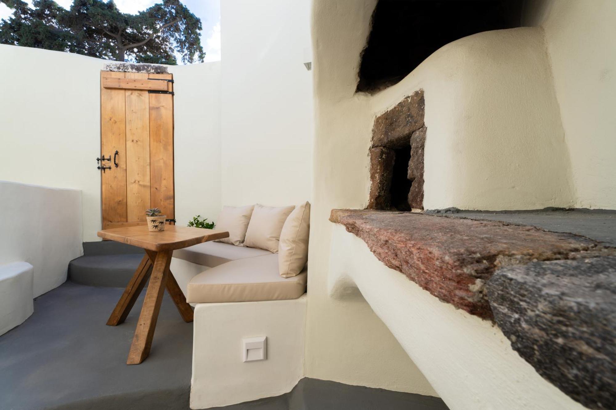 Approxi Cave: 2-bedroom Retreat Holiday home